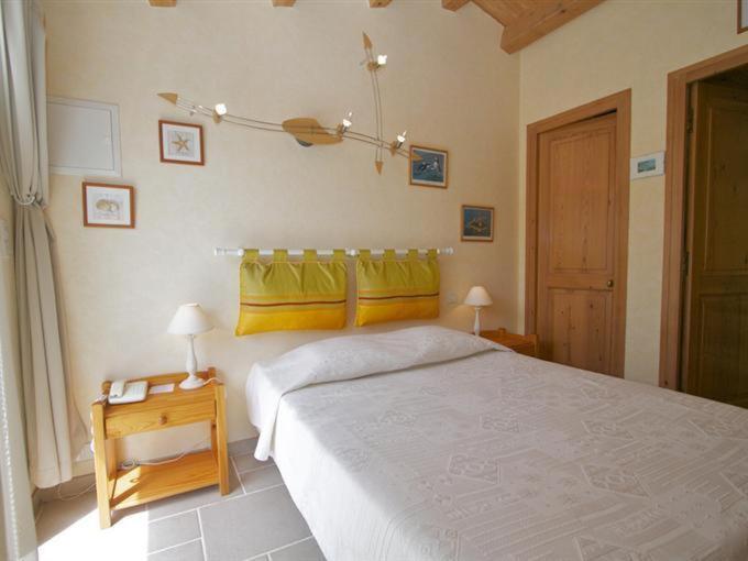 Locations De Vacances Le Clos Rhea 圣马丹德雷 客房 照片
