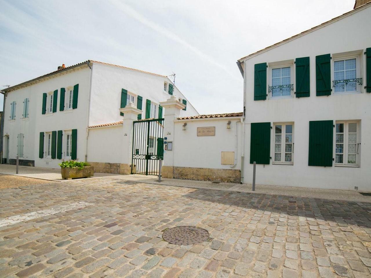 Locations De Vacances Le Clos Rhea 圣马丹德雷 客房 照片